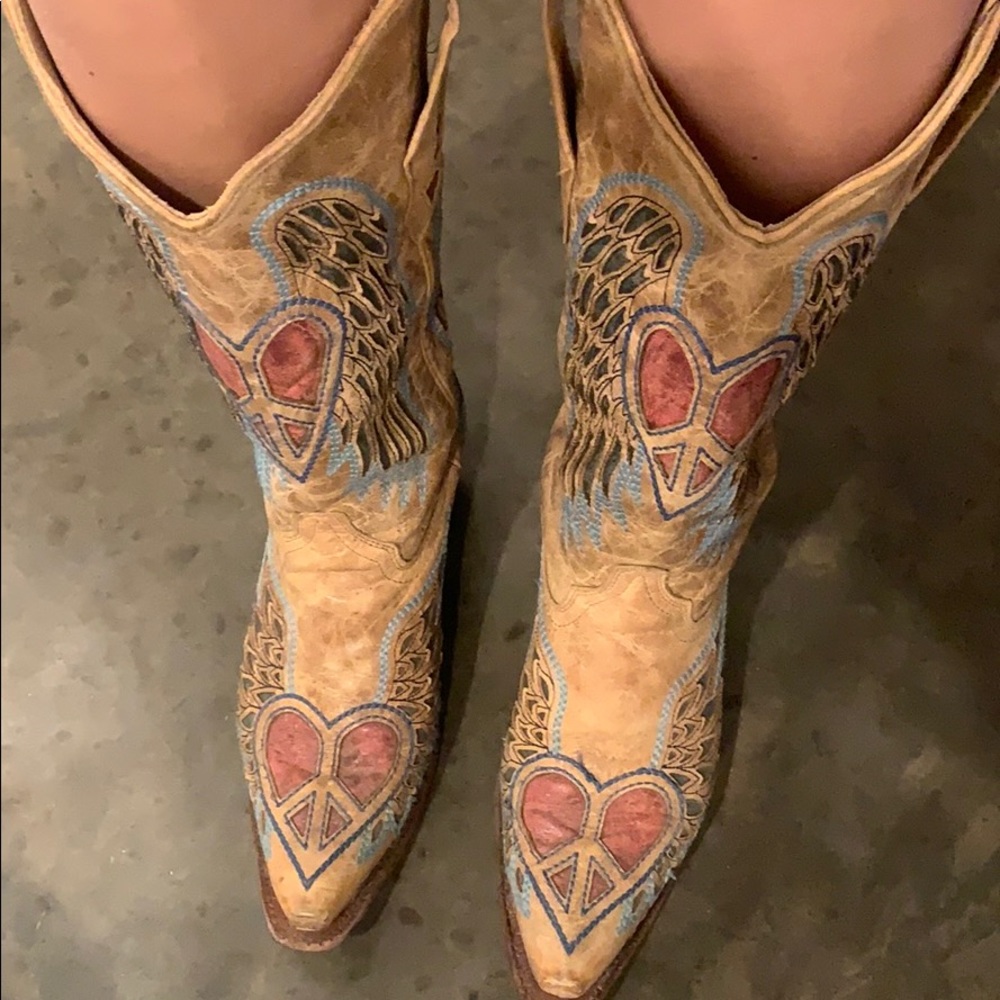 Corral boots